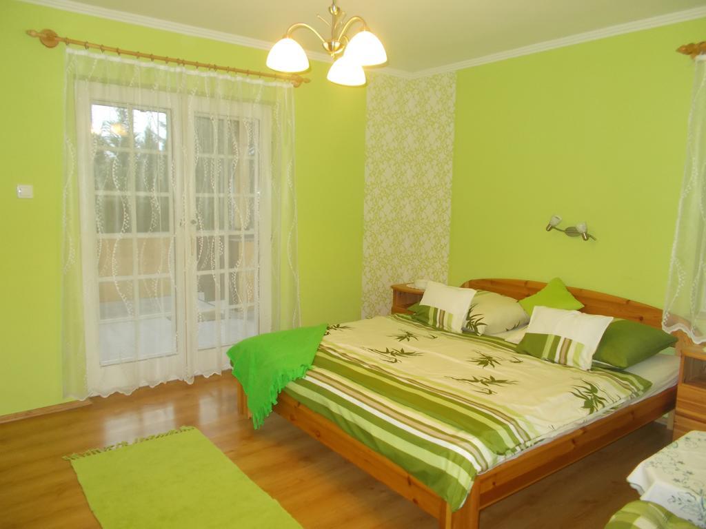 Forras-G Vendeghaz Daire Bük Oda fotoğraf